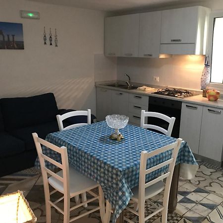 Villa Ceni - Appartamenti Con Camere, Cucina, Wc E Terrazza Sul Mare In Villa Con Piscina, Giardino E Parcheggio Маринела ди Селинунте Екстериор снимка