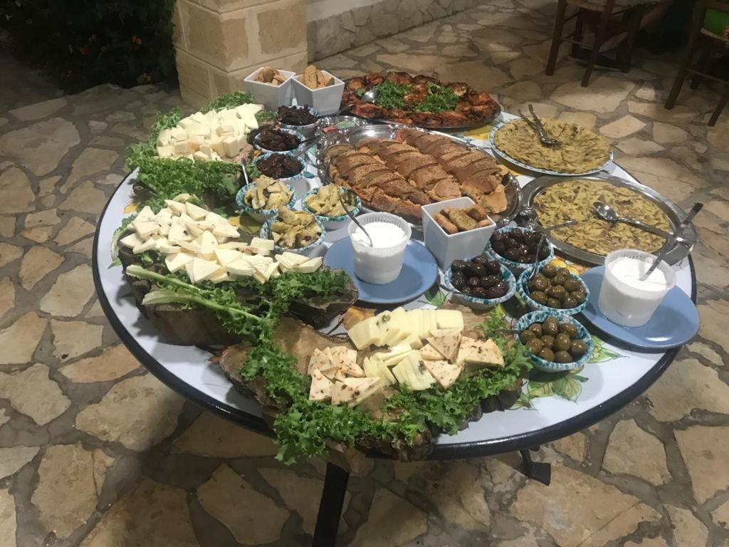 Villa Ceni - Appartamenti Con Camere, Cucina, Wc E Terrazza Sul Mare In Villa Con Piscina, Giardino E Parcheggio Маринела ди Селинунте Екстериор снимка