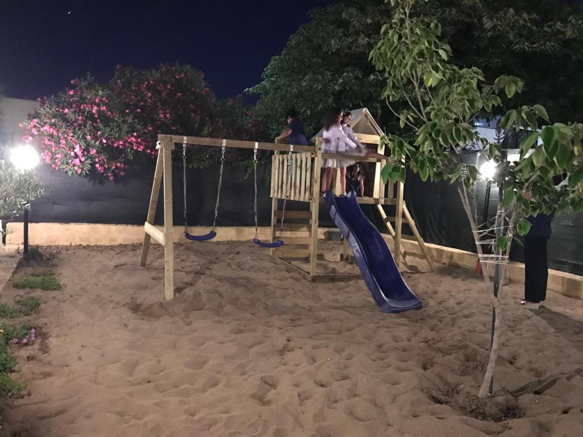 Villa Ceni - Appartamenti Con Camere, Cucina, Wc E Terrazza Sul Mare In Villa Con Piscina, Giardino E Parcheggio Маринела ди Селинунте Екстериор снимка