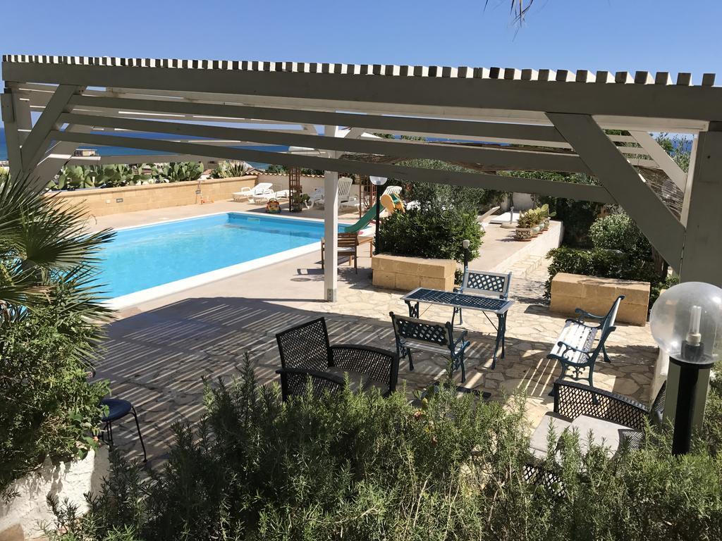 Villa Ceni - Appartamenti Con Camere, Cucina, Wc E Terrazza Sul Mare In Villa Con Piscina, Giardino E Parcheggio Маринела ди Селинунте Екстериор снимка