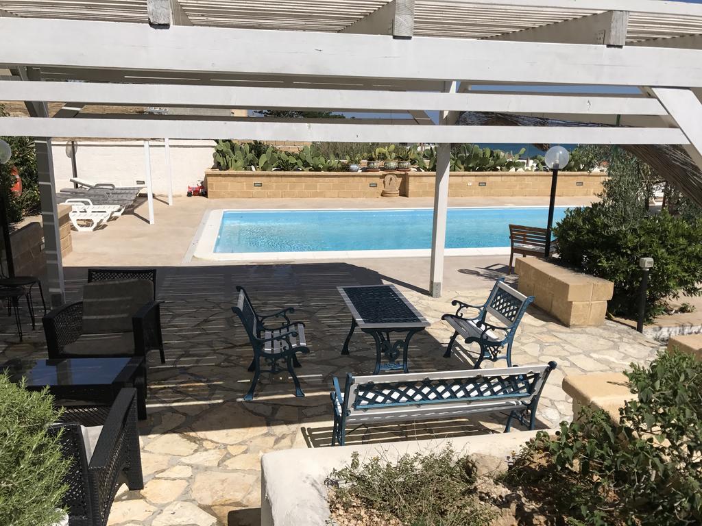 Villa Ceni - Appartamenti Con Camere, Cucina, Wc E Terrazza Sul Mare In Villa Con Piscina, Giardino E Parcheggio Маринела ди Селинунте Екстериор снимка