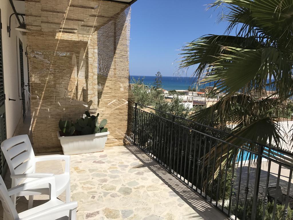 Villa Ceni - Appartamenti Con Camere, Cucina, Wc E Terrazza Sul Mare In Villa Con Piscina, Giardino E Parcheggio Маринела ди Селинунте Екстериор снимка