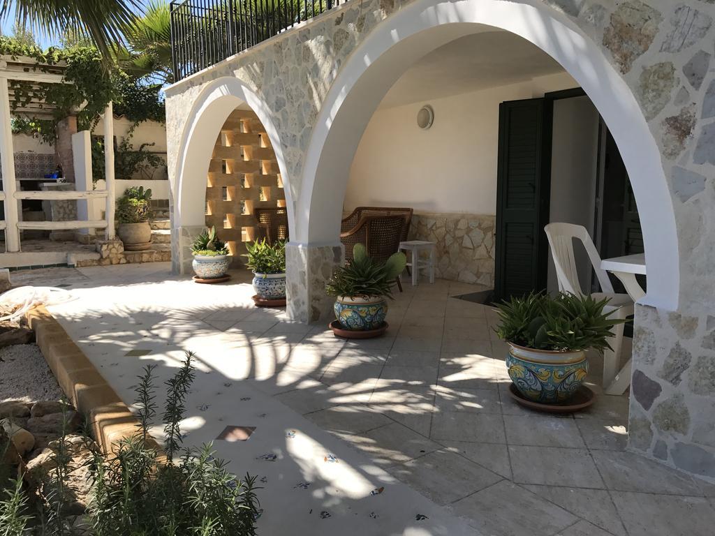 Villa Ceni - Appartamenti Con Camere, Cucina, Wc E Terrazza Sul Mare In Villa Con Piscina, Giardino E Parcheggio Маринела ди Селинунте Екстериор снимка
