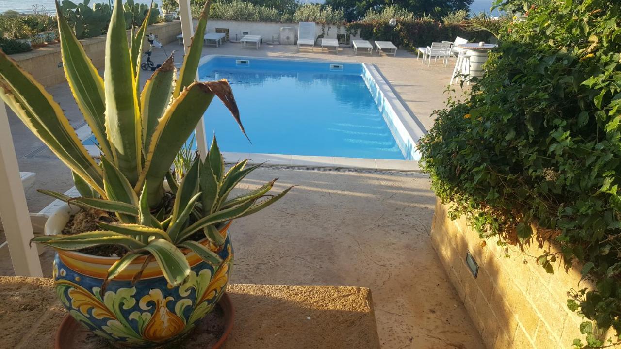 Villa Ceni - Appartamenti Con Camere, Cucina, Wc E Terrazza Sul Mare In Villa Con Piscina, Giardino E Parcheggio Маринела ди Селинунте Екстериор снимка